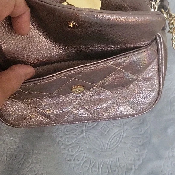 Juicy Couture iridescent pewter metalic sheen double quilted crossbody bag - Picture 6 of 11